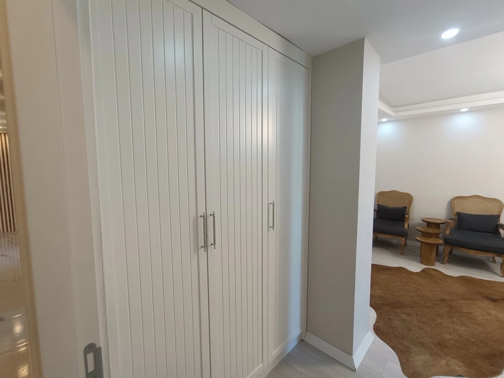 4+1 giyinme odası ve oturma köşesi